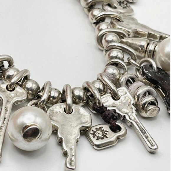 NWT Uno De 50 Statement Multi Charms Beaded Dangle Keys Pearl Silver Charm Chain - Picture 3 of 16